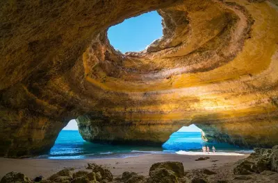 Tour privato in barca nella grotta di Benagil da Portimão