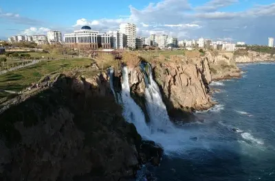 Antalya Wasserfälle Tour: Drei Kaskaden und Mittagessen in Kaleiçi