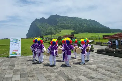 Jeju Insel Privattour: UNESCO-Stätten & Haenyeo-Kultur