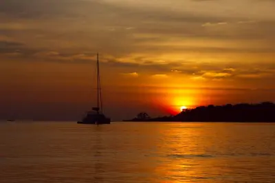 St. Thomas Sunset Yacht Charter: Veuve Clicquot & Views