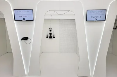 Erlebe torontos beste vr-arcade mit einer stunde voller action. multiplayer-games, spannende welten entdecken und persönliche einführung – alles inklusive ausrüstung.