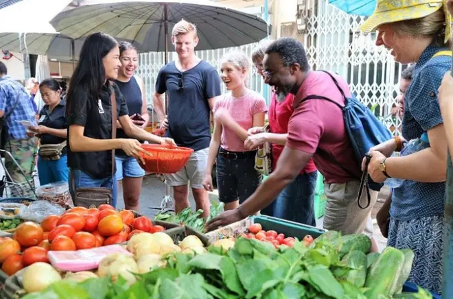 Thai cooking class Hua Hin: 4 dishes at a teak house