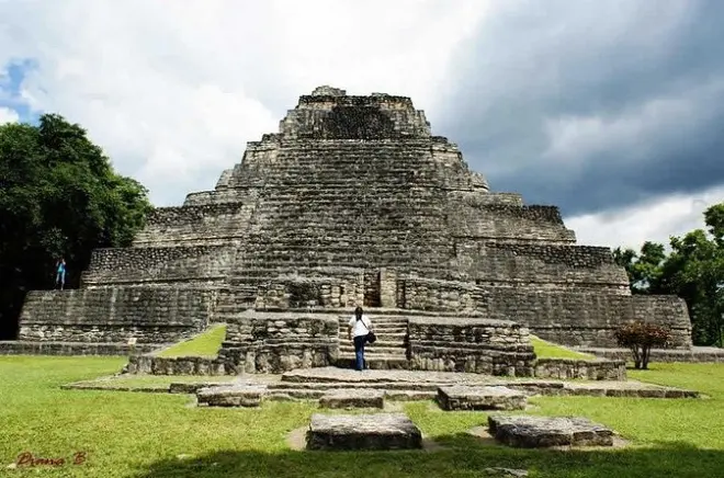 Chacchoben Maya-Tempel & Mahahual Strand: Private Tour
