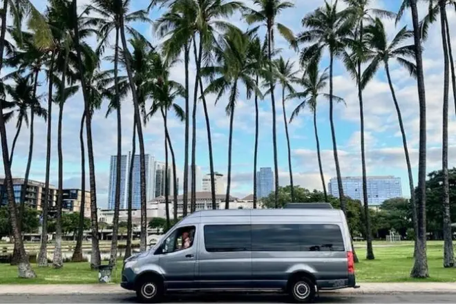 Transfert hôtel aéroport Maui Kahului : Navette partagée Mercedes