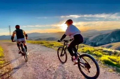 Santa Monica Mountains e-bike tour: Beginner trails
