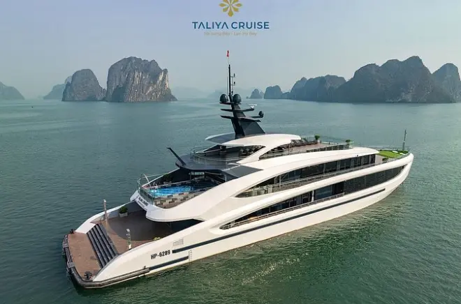 Ha Long Bay Tagestour ab Hanoi: Kalksteininseln und Kajakfahren