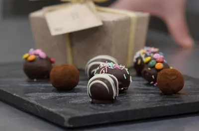 Lezione di cioccolato a York: Temperare e avvolgere a mano i tartufi