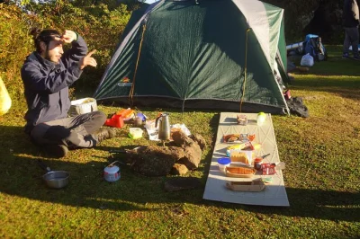 Wandern und zelten durch den atlantischen regenwald der mantiqueira, von monte verde nach são francisco xavier. geführte tour mit mahlzeiten und Übernachtungen im zelt inklusive.