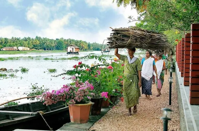 Cooking class in Kochi: Kerala farm lunch and demo