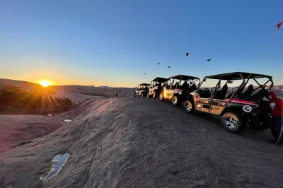 Erlebe den adrenalinkick auf moabs hell’s revenge trail – fahre deinen eigenen 4x4 vorbei an canyons und legendären hindernissen. inklusive snacks, wasser und lokaler guide-unterstützung.
