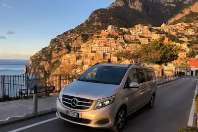 Private Tour an der Amalfiküste ab Sorrent: Mercedes mit Fahrer