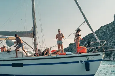 Segeltour ab Nafplio: Kleine Gruppe, Essen und Getränke inklusive