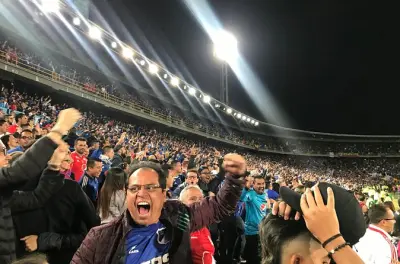 Calcio colombiano a Bogotá: Unisciti alla hinchada dal vivo