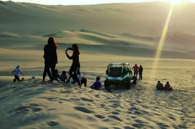 Guida in buggy e sandboarding a Huacachina sulle dune