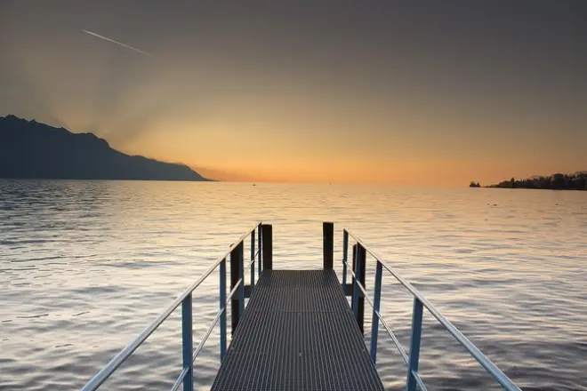 90-Minute Montreux Walking Tour with a Local Guide