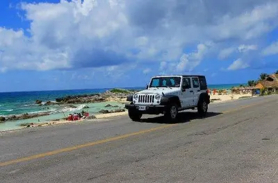 Jeep privado en Cozumel: Recorre la isla completa por tu cuenta