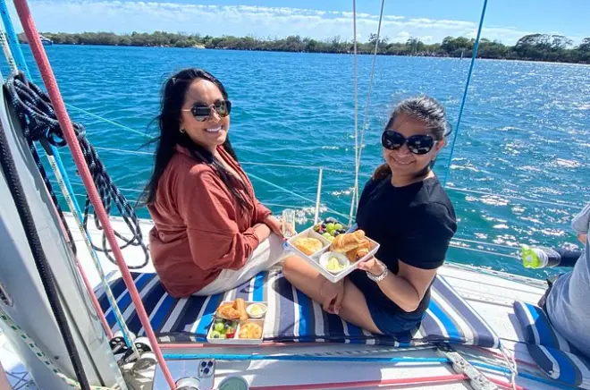 Gold Coast Broadwater voile privée : Vin pétillant et snacks