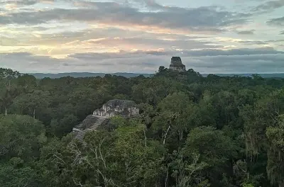 Tikal sunset tour from Flores: Private guide and park entry