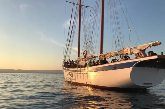 Marseille au coucher du soleil avec baignade dans l’archipel Frioul
