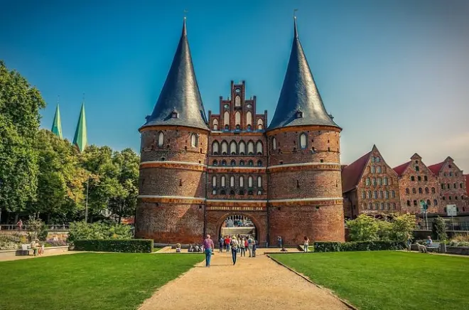 Lübeck Walking Tour: Hanseatic Landmarks with Local Guide