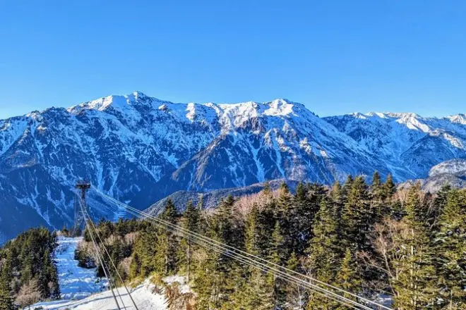 Depuis Takayama : Village Hida, grottes et téléphérique en 1 jour