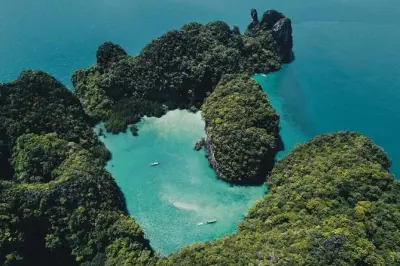 Snorkel en la laguna Koh Hong, Krabi: Tres islas en longtail