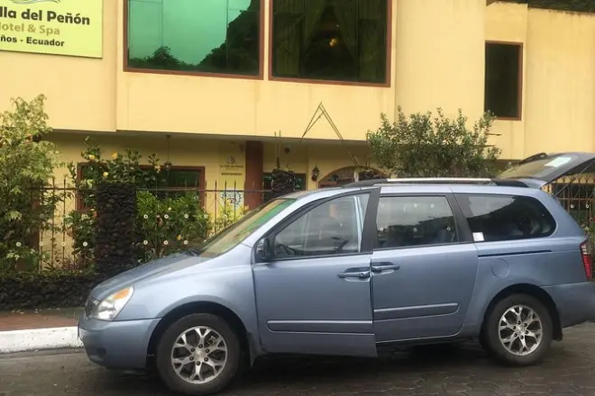 Transfert aéroport Quito : Voiture privée avec guide local
