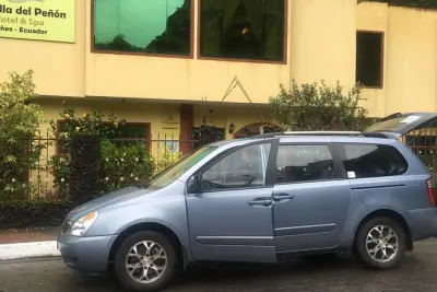 Transfert aéroport Quito : Voiture privée avec guide local