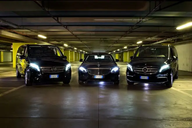 Transfert privé Taormina Syracuse : Berline ou van Mercedes