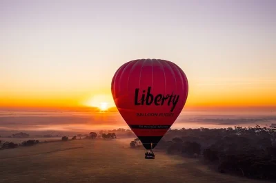Float over geelong and the bellarine peninsula at sunrise, with a local pilot and breakfast after landing. includes transfers to launch site and back.