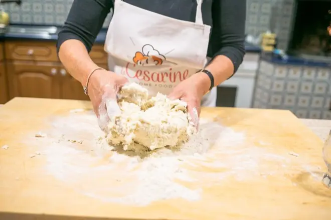 A Cefalù impara pizza e tiramisù con una cuoca locale privata