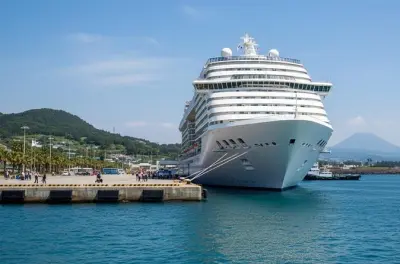 Jeju UNESCO-Tour ab Gangjeong Terminal mit zeitlich festem Rückweg