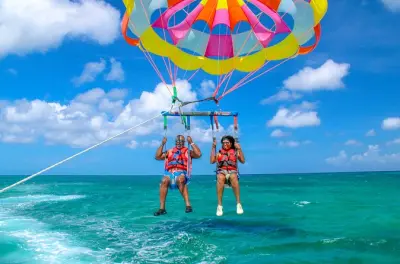 Parasailing ad Aruba: Viste a 360° sul Caribe da 120–180 metri