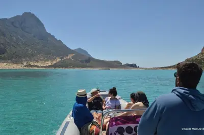 Barca privata da Chania a Balos e Gramvoussa: Nuoto e snorkeling