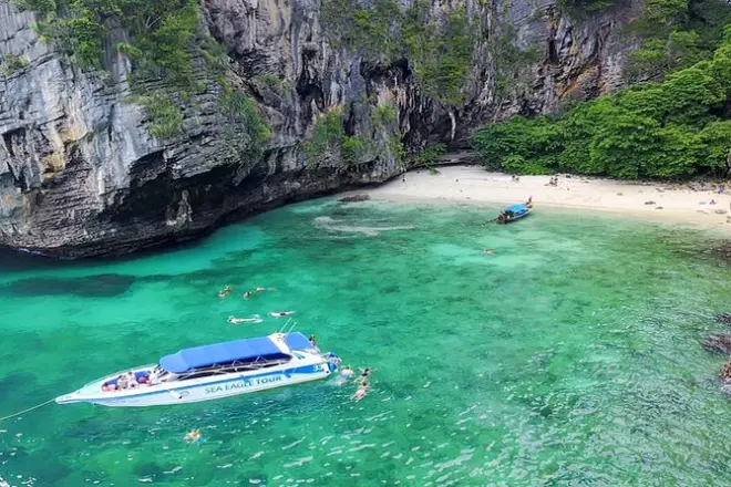 Snorkeling Phi Phi Islands from Krabi: Maya Bay & Bamboo Island