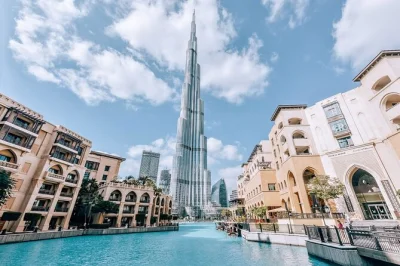 Réservez vos billets pour les niveaux 124 et 125 du burj khalifa. montez dans l’ascenseur le plus rapide du monde, profitez d’une vue panoramique sur dubaï et découvrez l’histoire de cette to