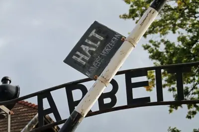 Auschwitz desde Varsovia en coche privado con entrada al museo