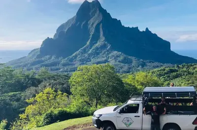 Moorea 4x4 tour: Magic Mountain, Opunohu Bay & local lunch