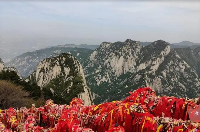 Monte Huashan da Xi'an con guida privata e funivia inclusa