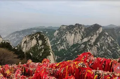 Monte Huashan da Xi'an con guida privata e funivia inclusa