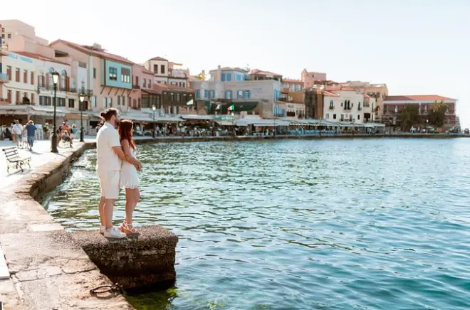 Private vacation photoshoot in Chania: 30 min or 1 hour