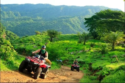 Explore punta cana em um tour de 4x4 atv com nado em gruta de água, degustação de café e chocolate dominicano, com transporte do hotel para um dia cheio de aventura.