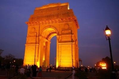 Step into delhi’s evening glow with a private night tour—see india gate, gurdwara bangla sahib, birla mandir, and connaught place. includes hotel pickup.