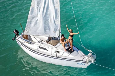 Découvrez la lagune aux sept couleurs de bacalar, naviguez jusqu’aux cenotes et écoutez les histoires locales avec un guide. baignades et eau en bouteille incluses pour votre journée.