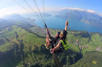 Paragliding in Lucerne: Tandem flights over the lake and Alps