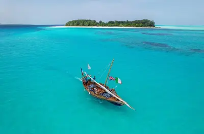 Schnorcheln auf Mnemba Island ab Kendwa: Luxus-Dhow & Mittagessen