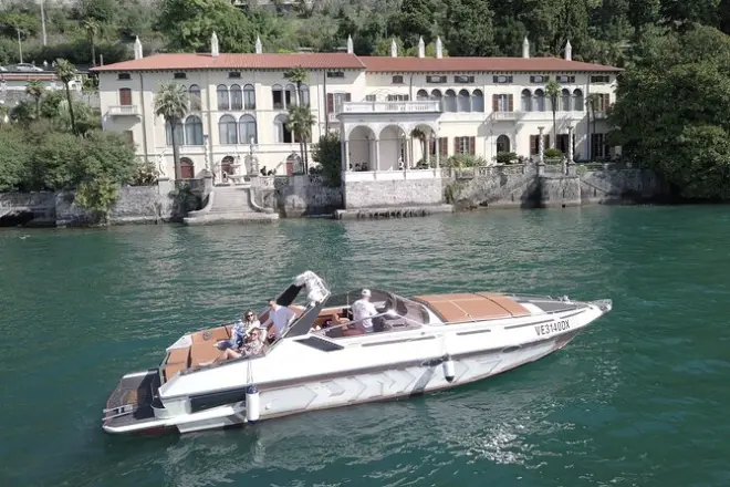 Lake Como Yacht Tour: Villa del Balbianello & Gardens