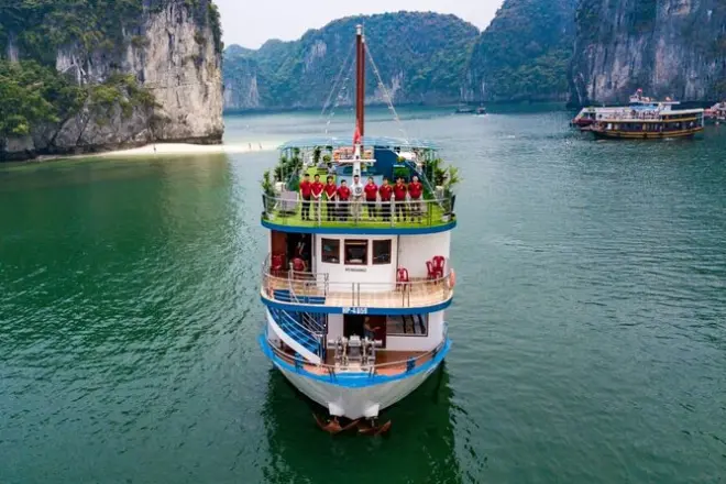 Lan Ha Bay: 2 dias de snorkel, caiaque, vila e bicicleta