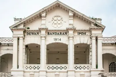 Ipoh Day Tour: Gua Tempurung, Kellie's Castle & Concubine Lane