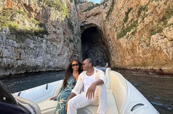 Tour privato in motoscafo alla grotta e spiaggia di Haxhi Ali